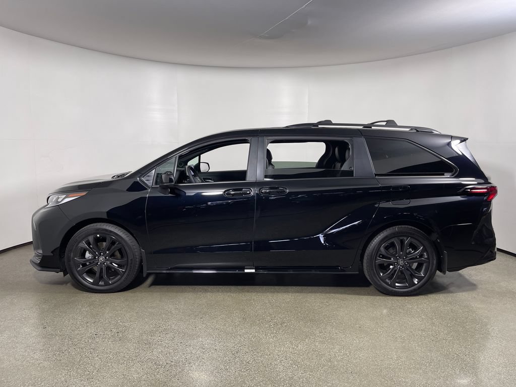 New 2026 Toyota Sienna XSE FWD image 6