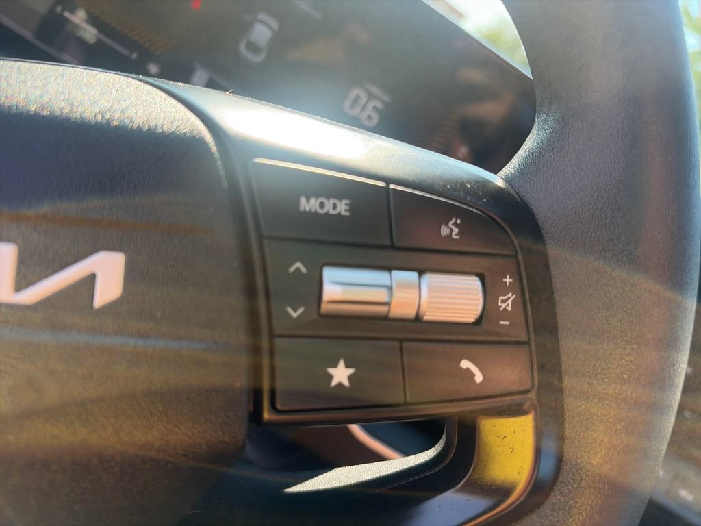 Used 2026 Kia K4 FWD image 32