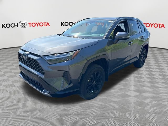 Certified 2024 Toyota RAV4 SE w/ Convenience Package AWD/4WD image 3