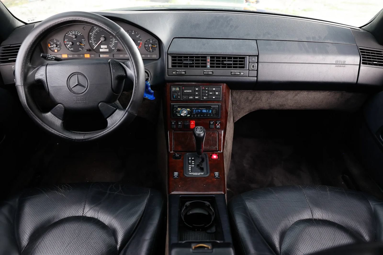 Used 1996 Mercedes-Benz SL 500 image 2