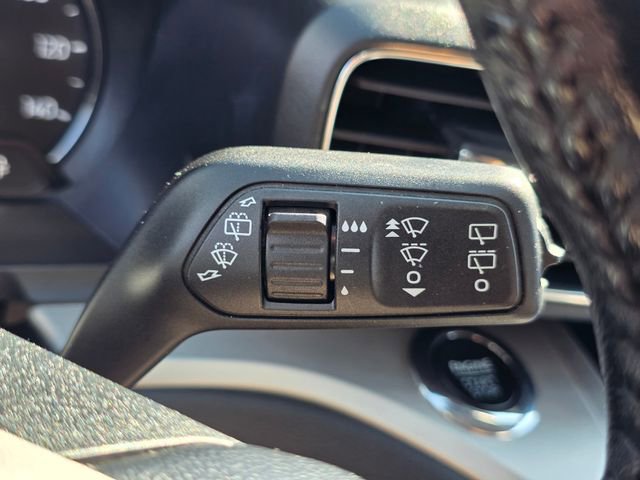 Used 2022 Ford Explorer XLT w/ Equipment Group 202A image 37