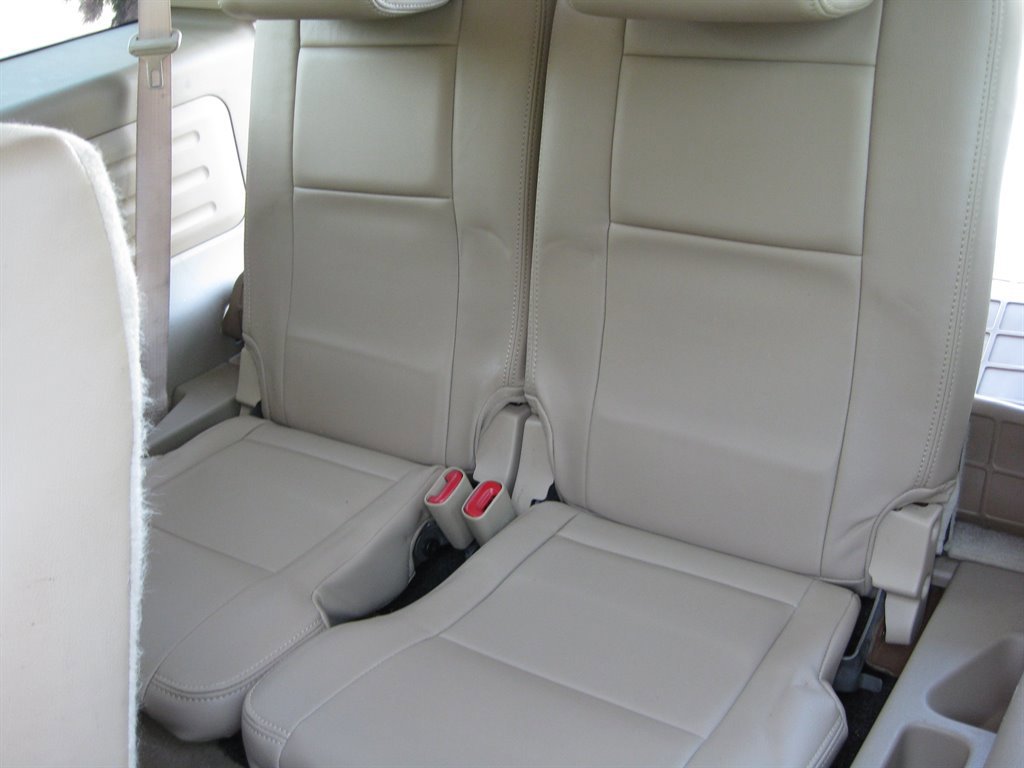 Used 2010 Ford Explorer Eddie Bauer AWD/4WD image 30