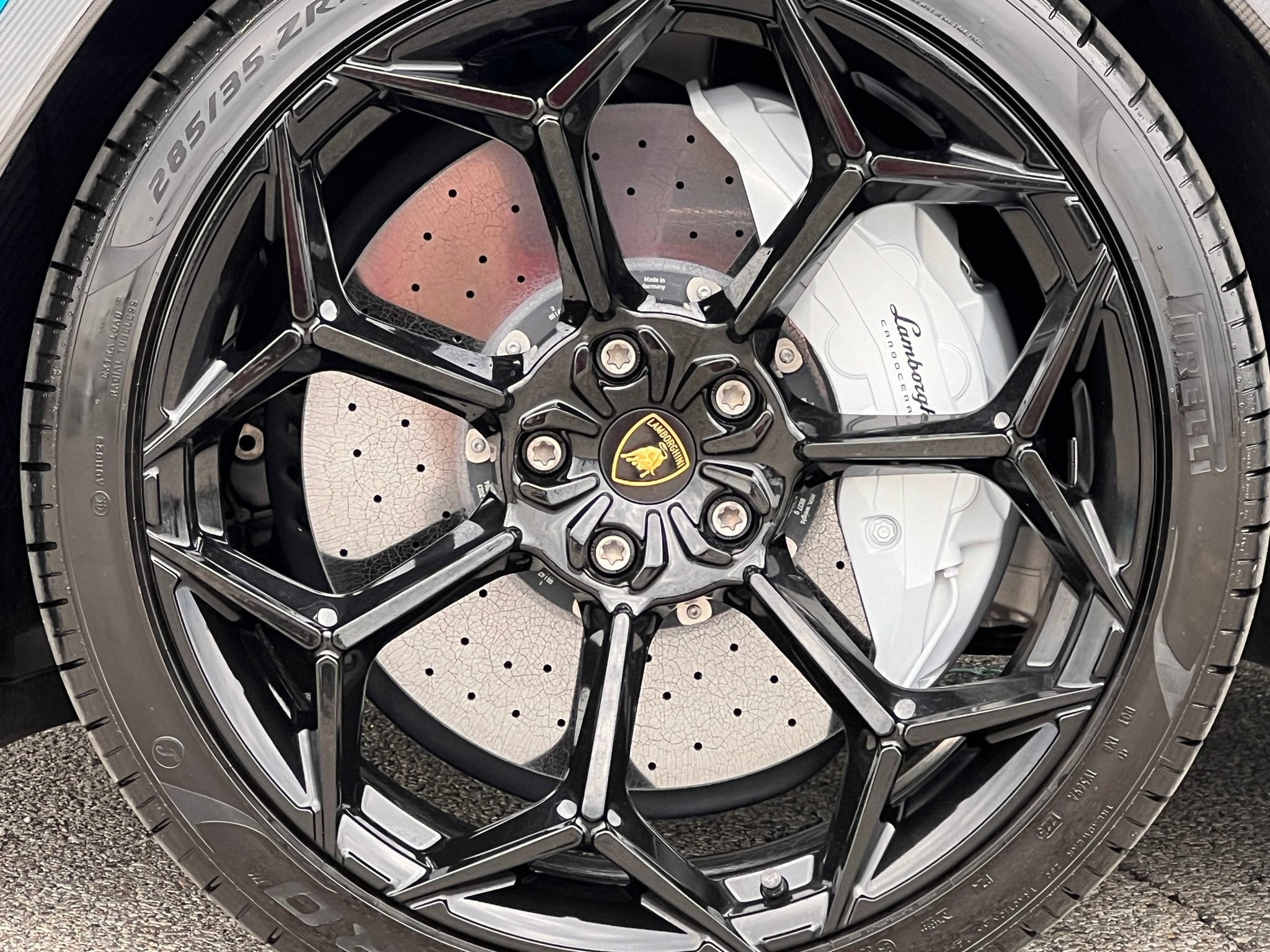 Used 2023 Lamborghini Urus Performante AWD/4WD image 17