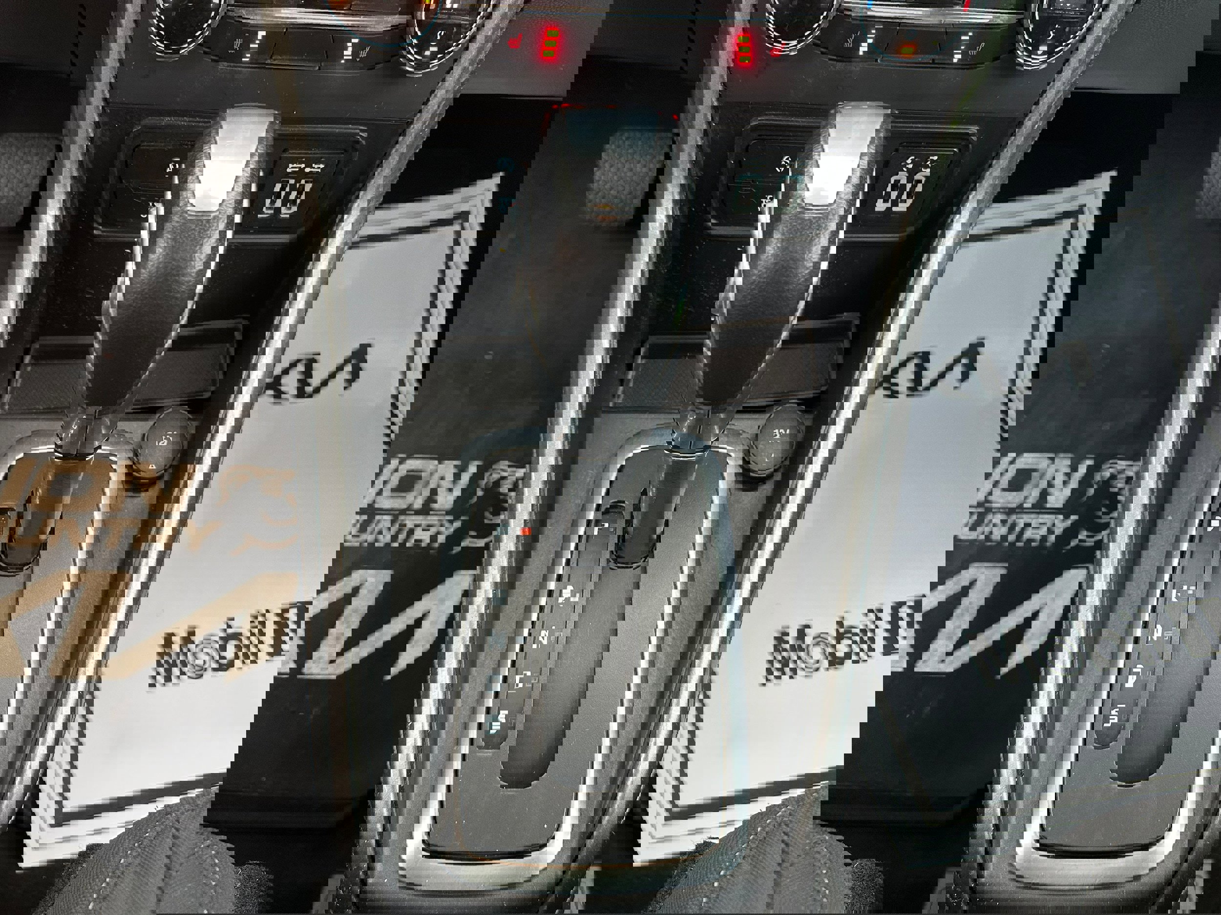 Used 2018 Ford EcoSport SE image 32