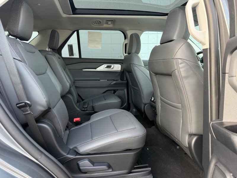 New 2026 Ford Explorer Active w/ Active Comfort Package image 7