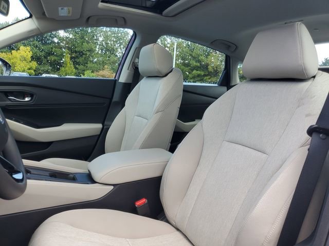 Used 2025 Honda Accord SE image 12