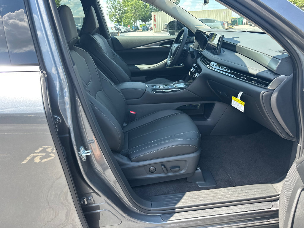New 2027 INFINITI QX60 Luxe w/ Cargo Package FWD image 11