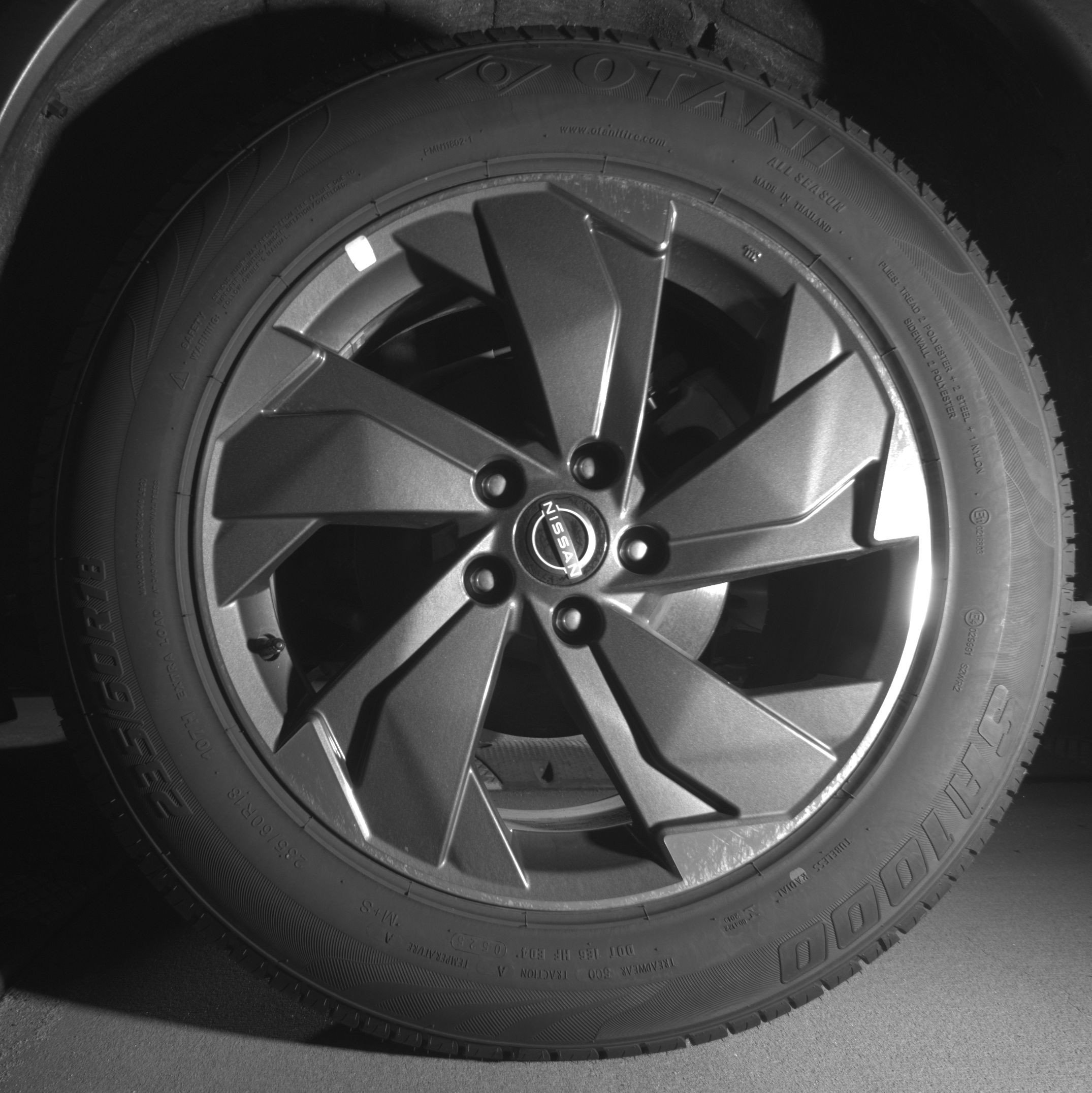 Used 2024 Nissan Rogue SV image 14