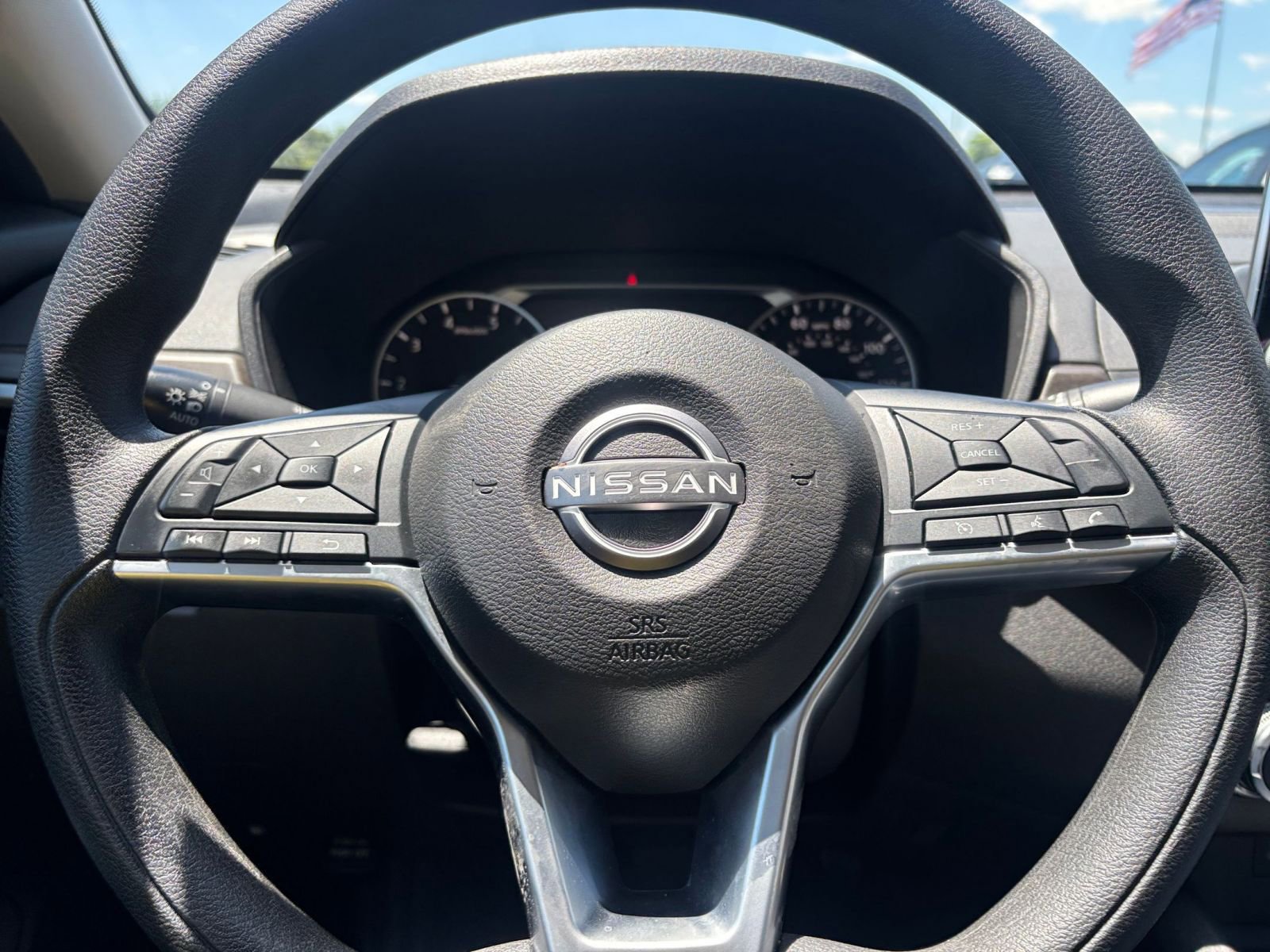 Used 2025 Nissan Altima 2.5 SV FWD image 28