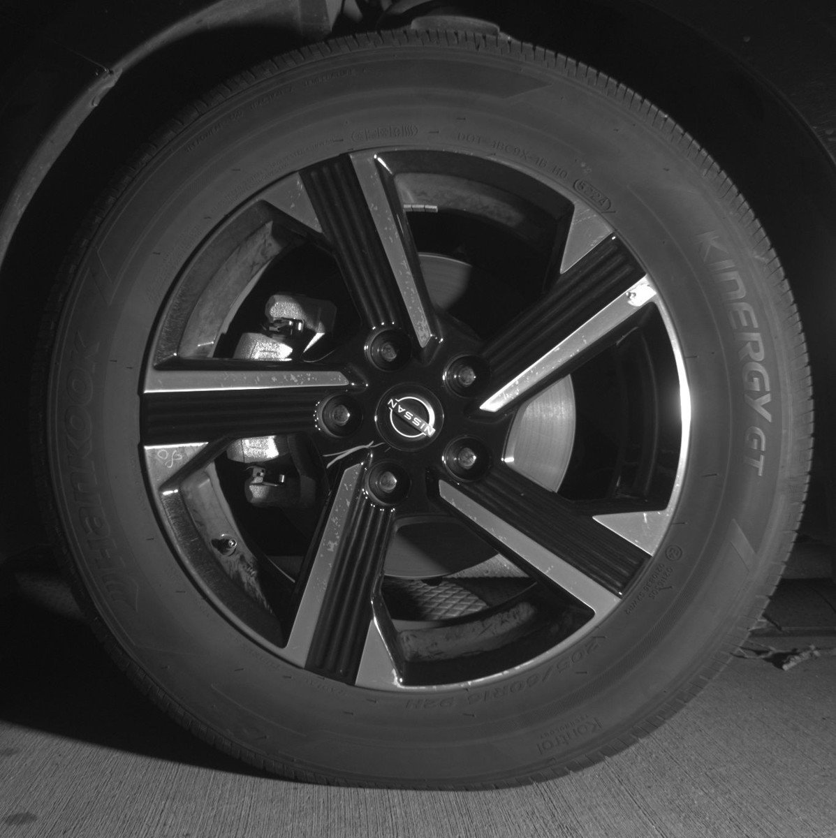 Used 2025 Nissan Sentra SV FWD image 11