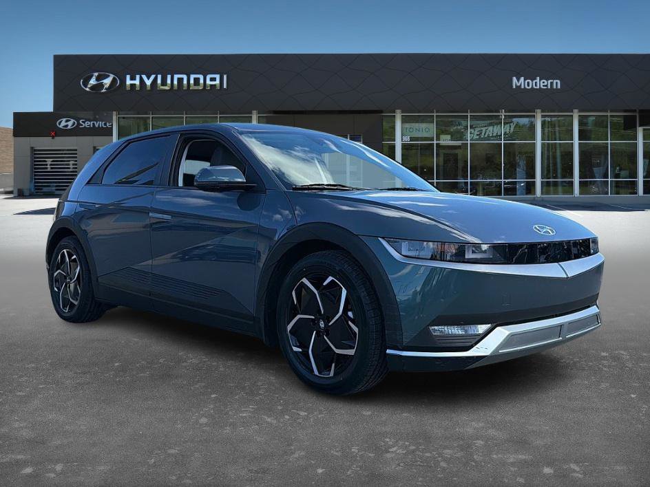 Used 2023 Hyundai Ioniq 5 SE image 2