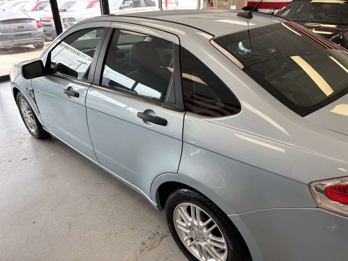 Used 2008 Ford Focus SE FWD image 11