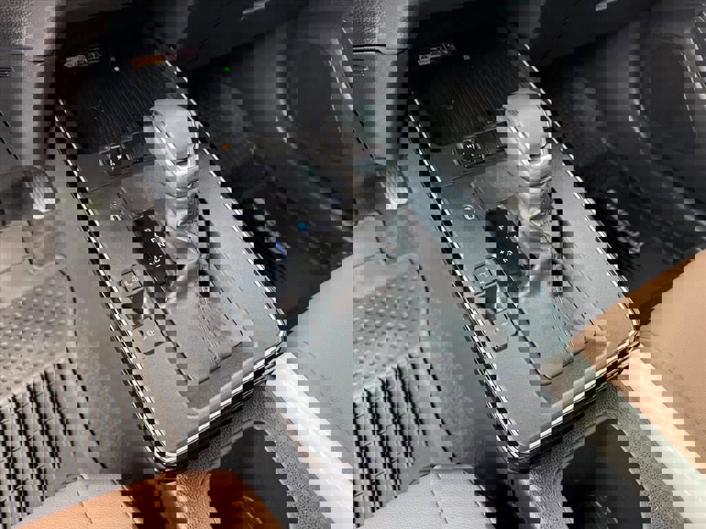 Used 2026 Toyota Corolla Cross XLE w/ Black Badges Package (TMS) image 21