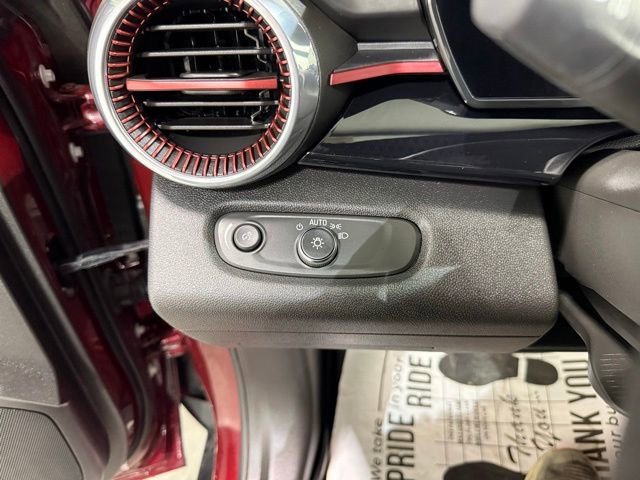 Certified 2025 Chevrolet Trax RS w/ Driver Confidence Package image 16