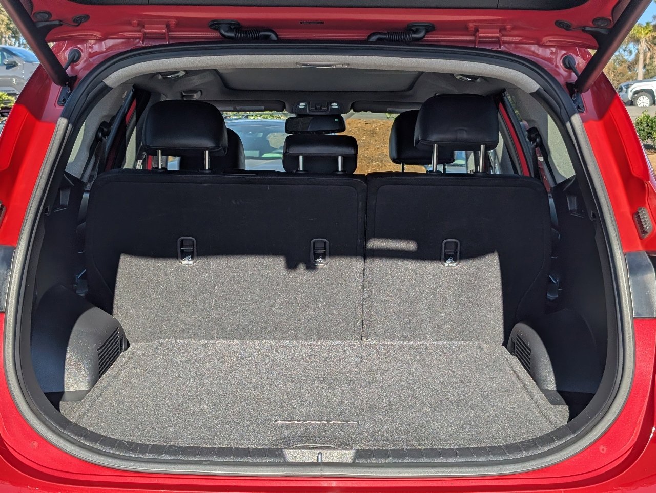 Used 2019 Hyundai Santa Fe Limited w/ Cargo Package image 9