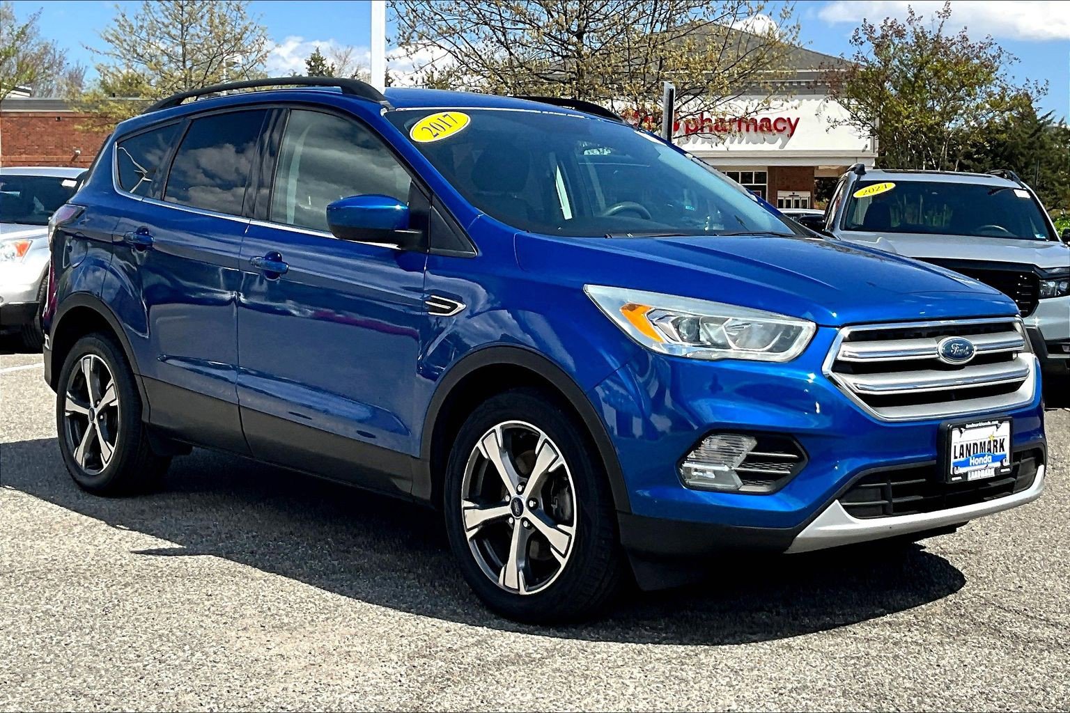 Used 2017 Ford Escape SE w/ Equipment Group 201A image 11