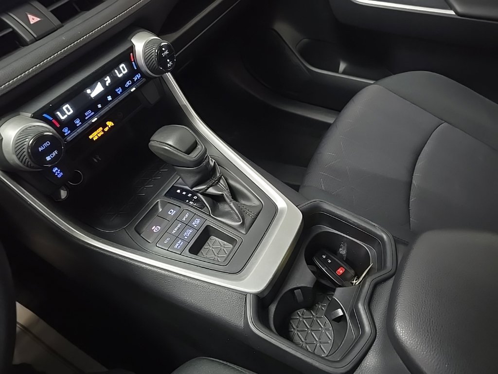 Used 2019 Toyota RAV4 XLE AWD/4WD image 27