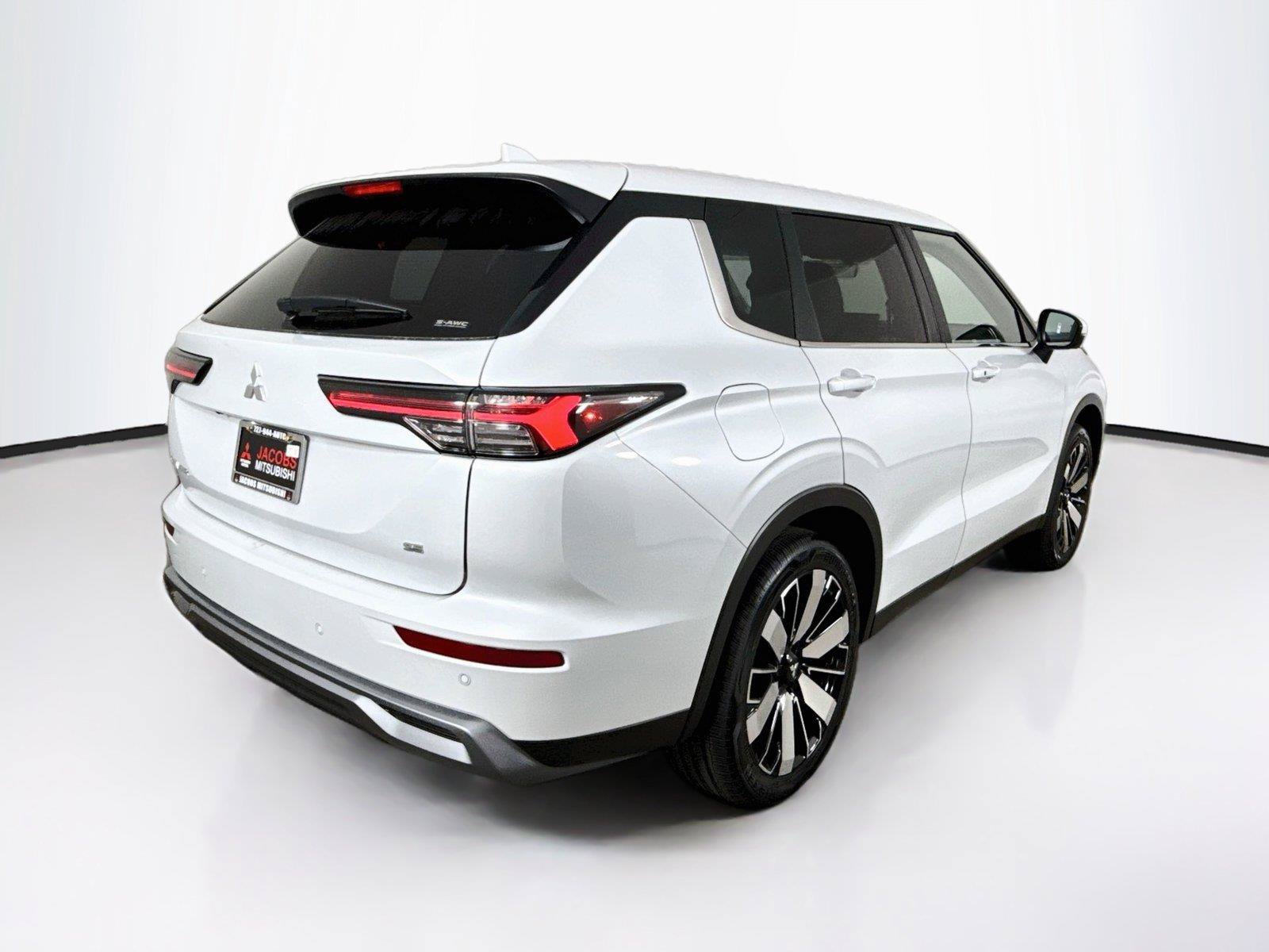 New 2026 Mitsubishi Outlander SE AWD/4WD image 5