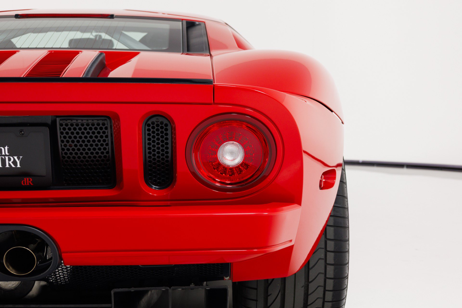 Used 2006 Ford GT RWD image 85