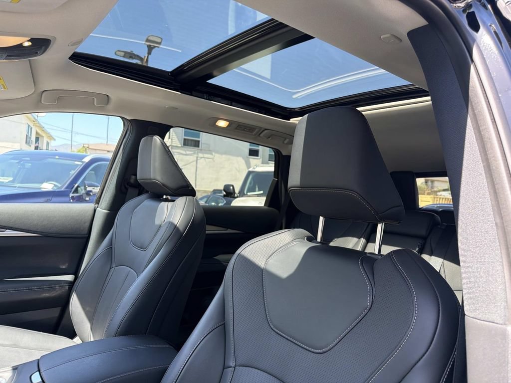 Certified 2026 INFINITI QX60 Pure w/ Cargo Package FWD image 19