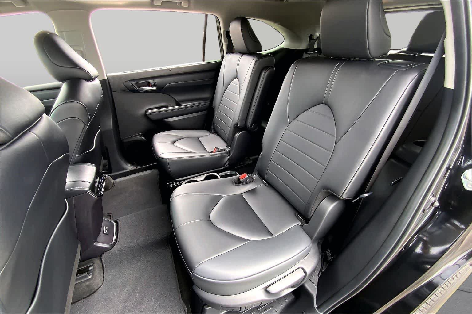 Certified 2024 Toyota Highlander XLE FWD image 20