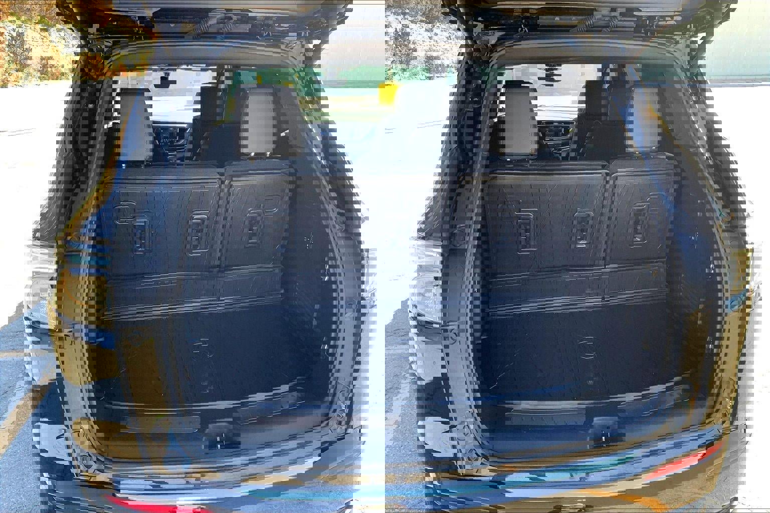 Used 2023 Buick Enclave Avenir image 4