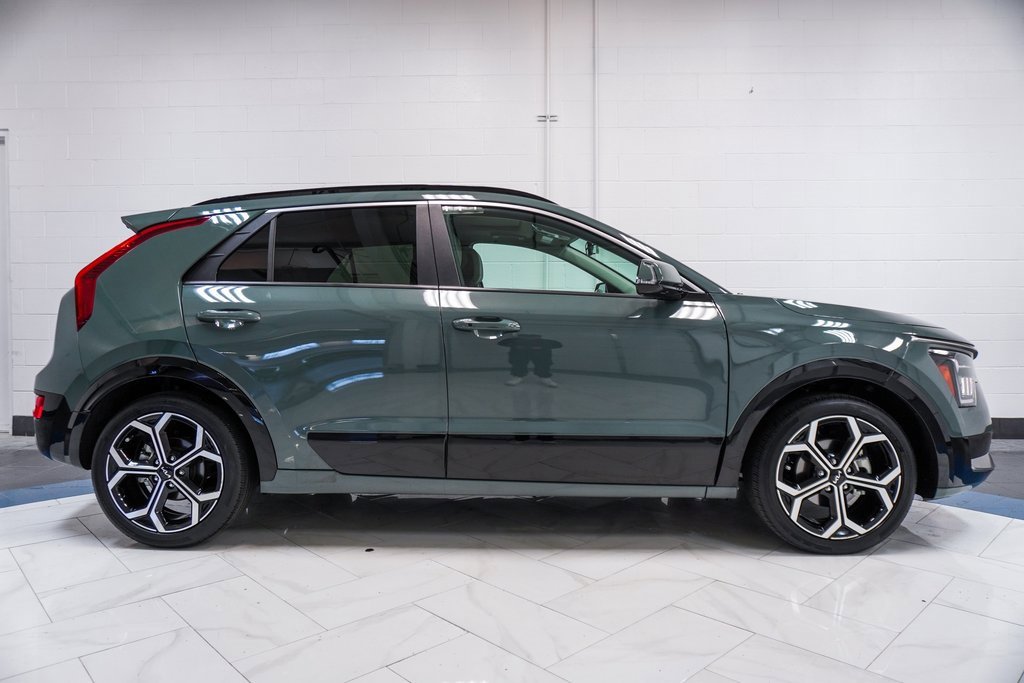 Used 2023 Kia Niro EX Touring image 37