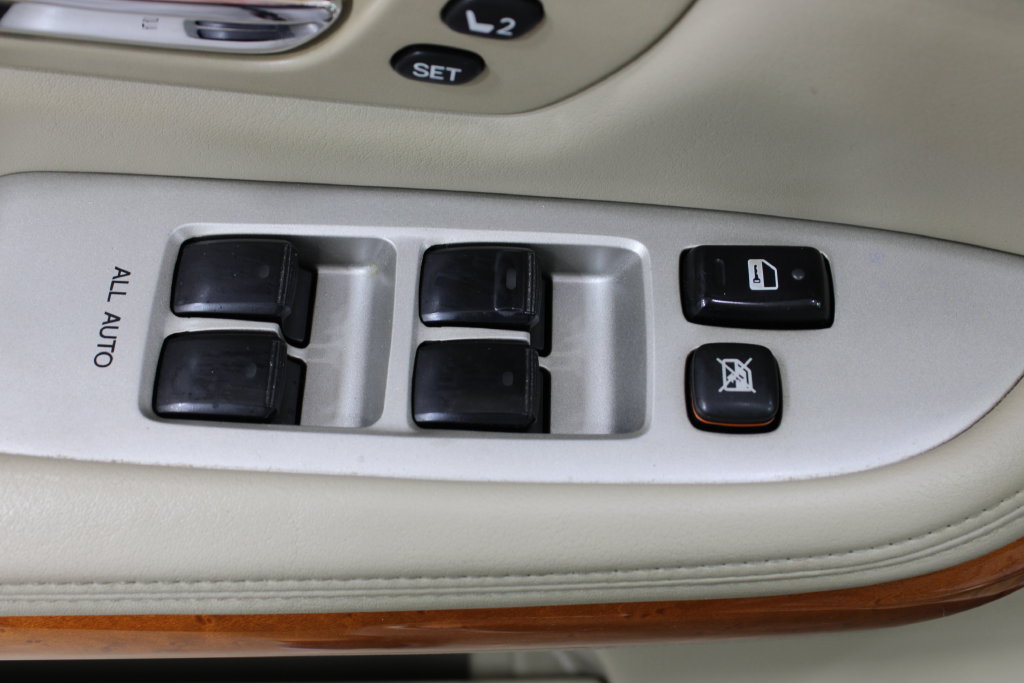 Used 2004 Lexus RX 330 FWD image 16