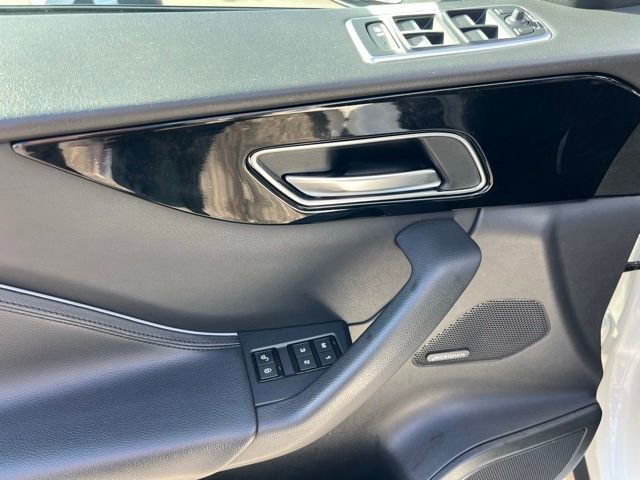 Used 2020 Jaguar F-PACE Premium image 26