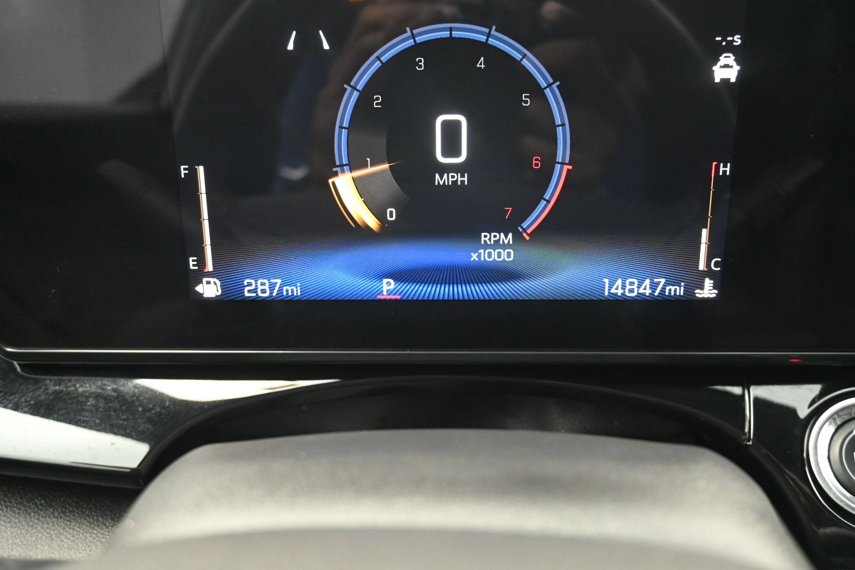 Used 2025 Chevrolet Trax RS w/ Sunroof Package FWD image 14