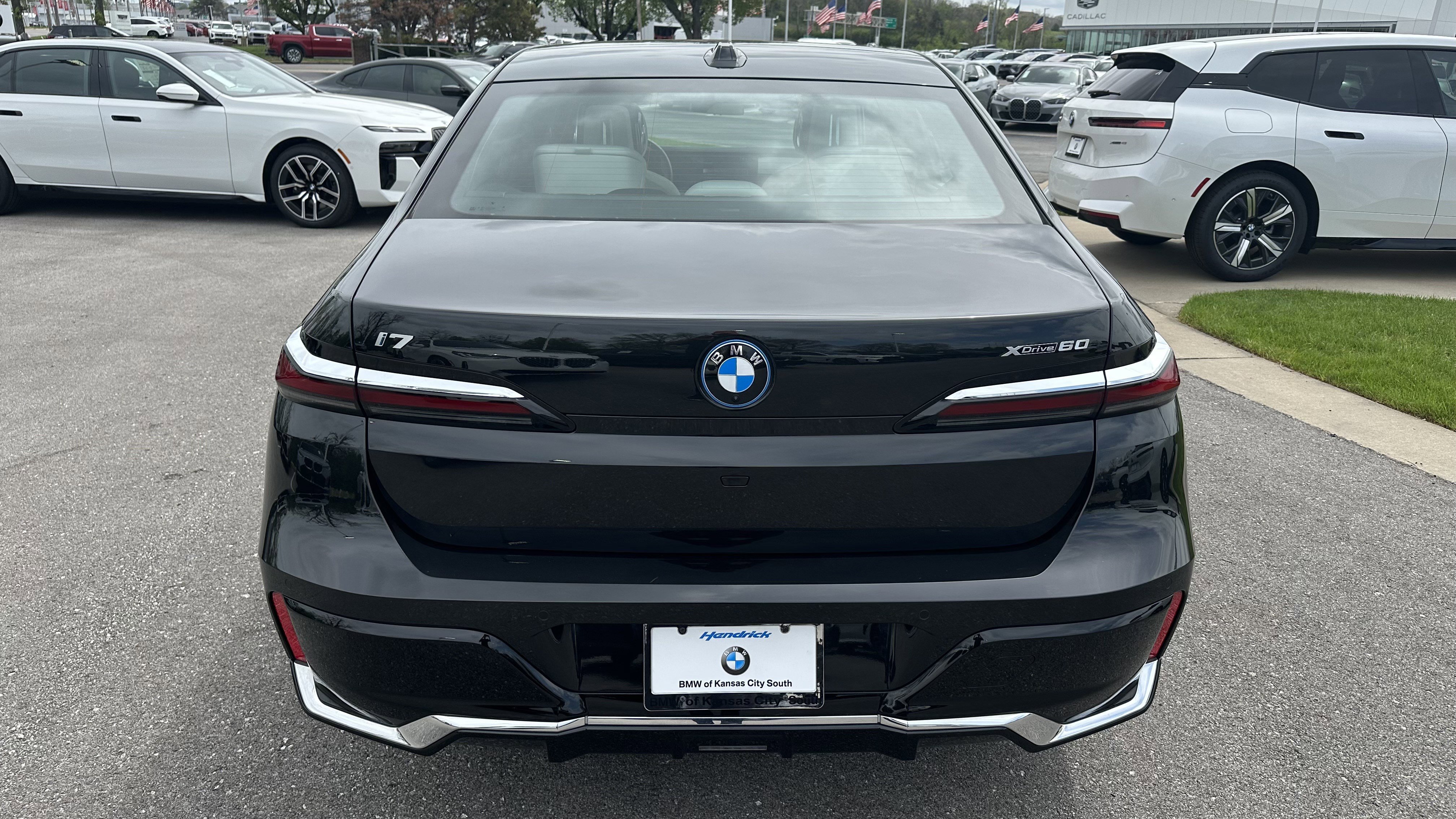 Certified 2025 BMW i7 xDrive60 w/ Premium Package AWD/4WD image 9