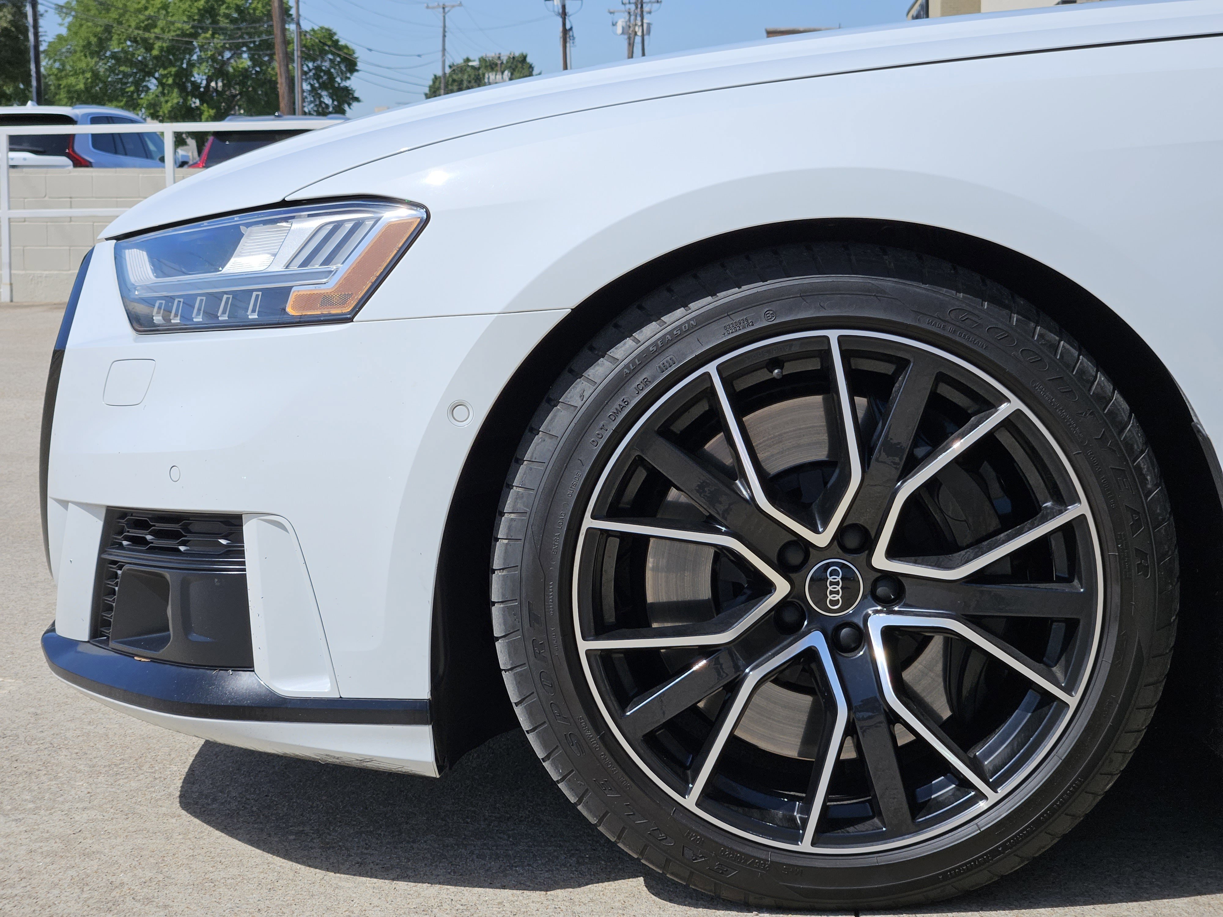 Used 2021 Audi A8 L 4.0T w/ Executive Plus Package image 10