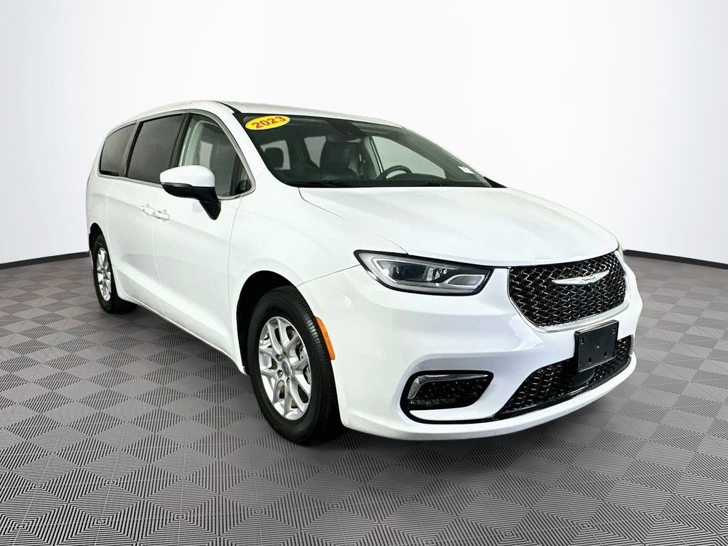 Certified 2023 Chrysler Pacifica Touring-L FWD image 2