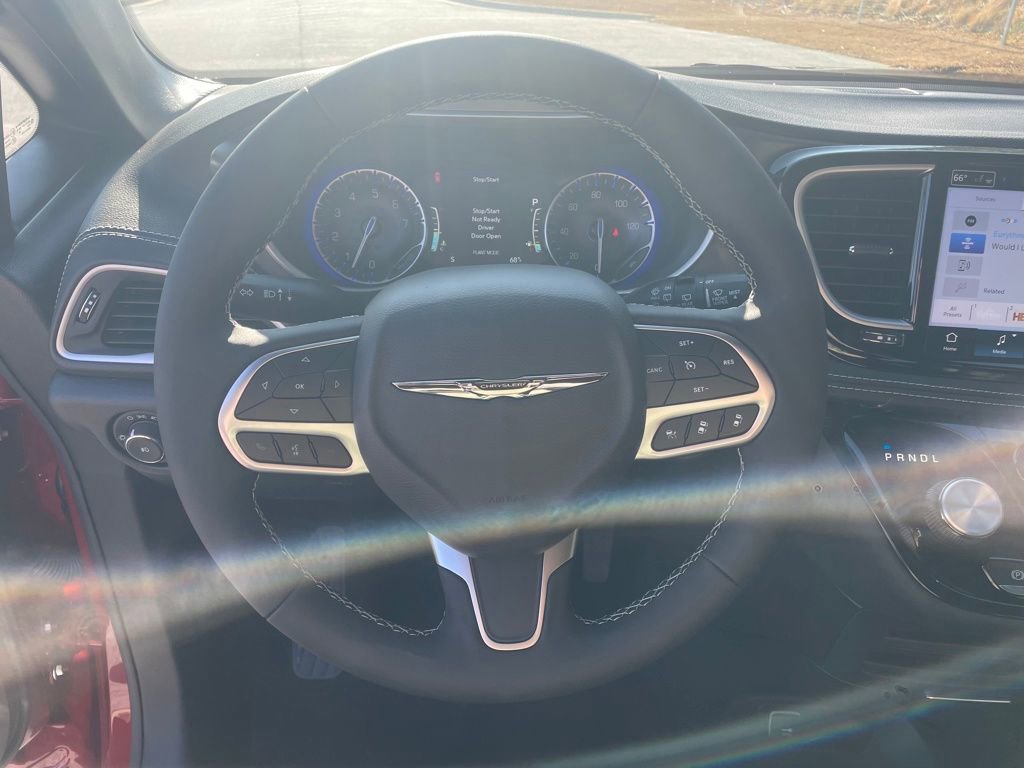 New 2026 Chrysler Pacifica Select image 13