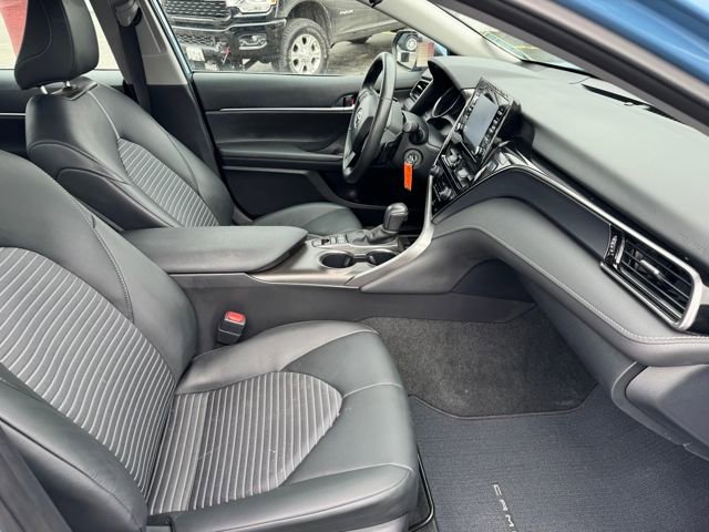 Used 2024 Toyota Camry SE image 28