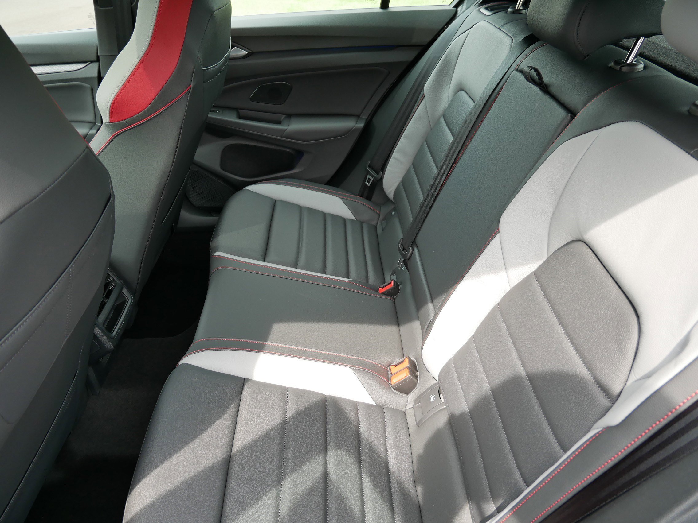 New 2025 Volkswagen GTI SE FWD image 8