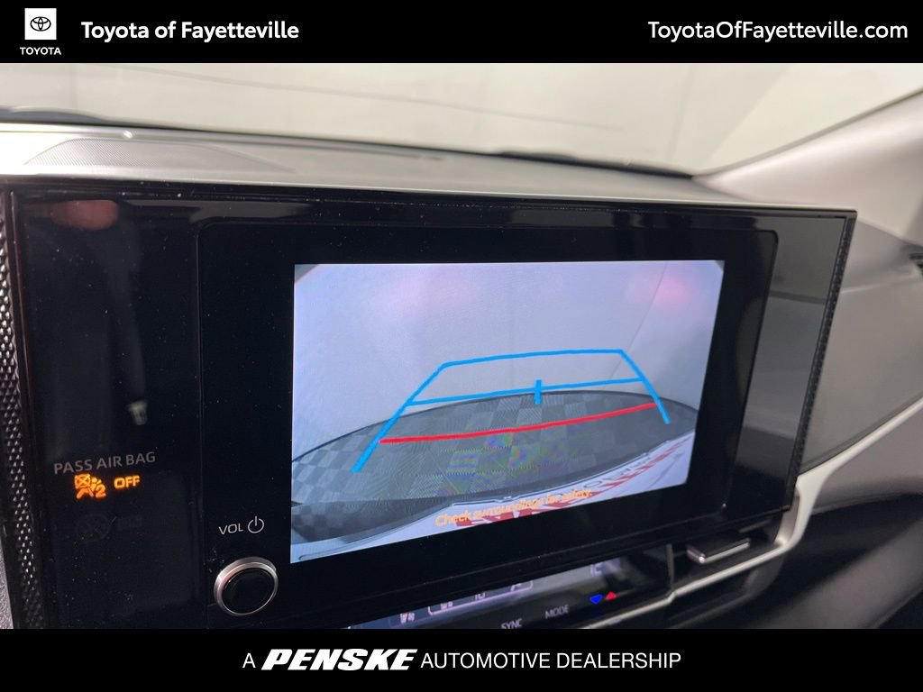 Used 2025 Toyota Sienna LE w/ LE Plus Package image 31