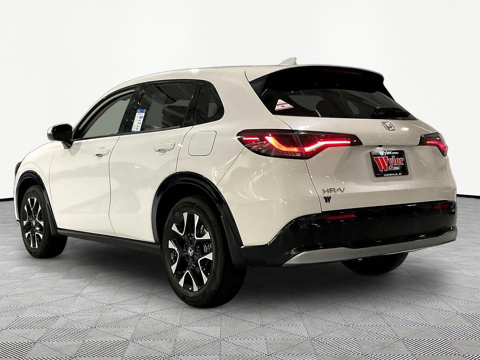 Certified 2026 Honda HR-V EX-L image 4