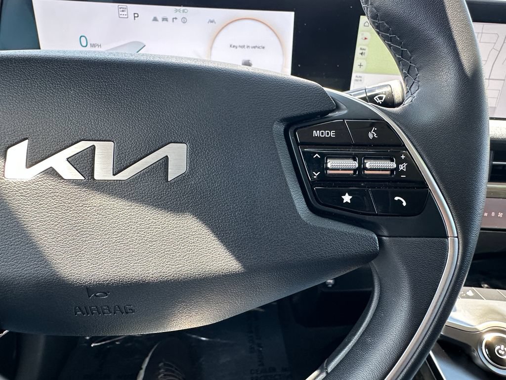 Used 2024 Kia EV6 Light RWD image 27