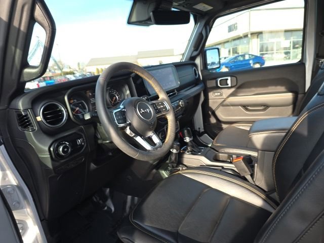 Used 2024 Jeep Wrangler Sahara w/ Technology Group image 14