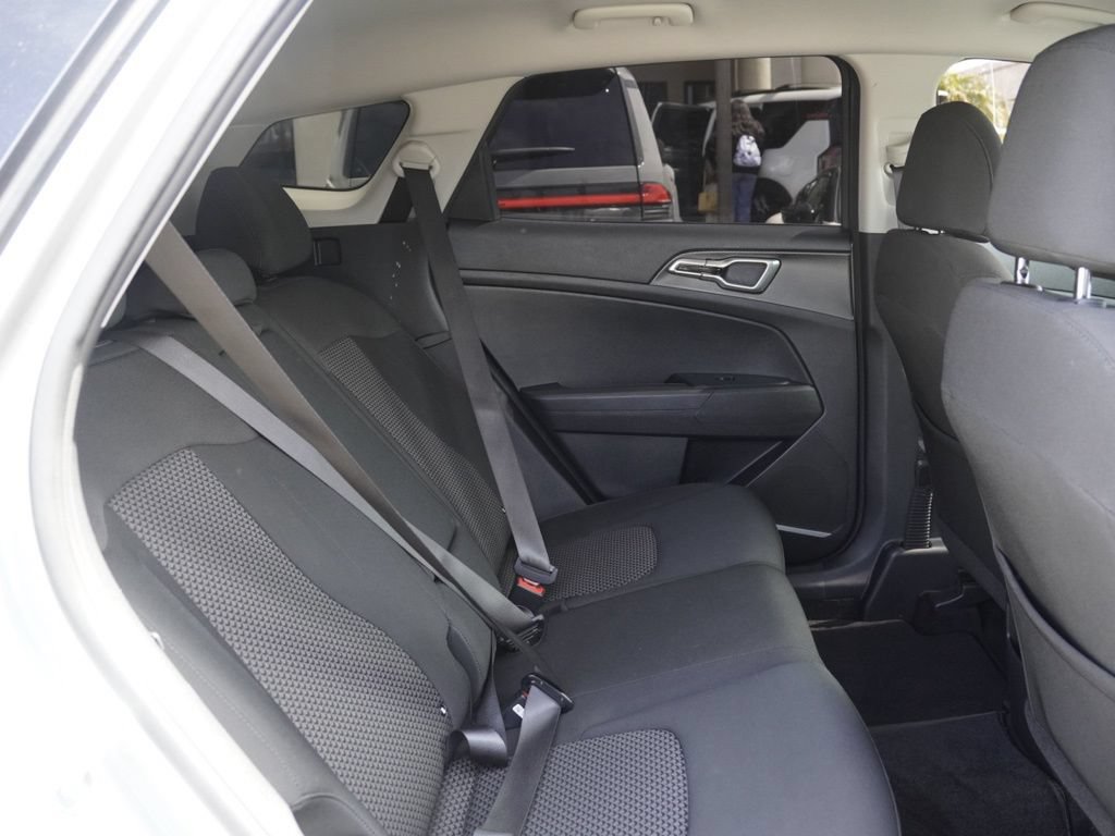 Used 2024 Kia Sportage LX FWD image 19