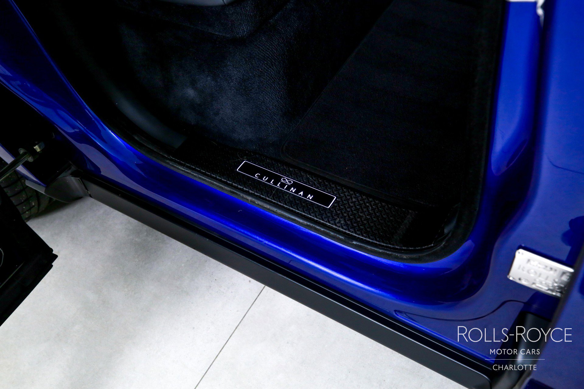 Used 2021 Rolls-Royce Cullinan Black Badge image 28