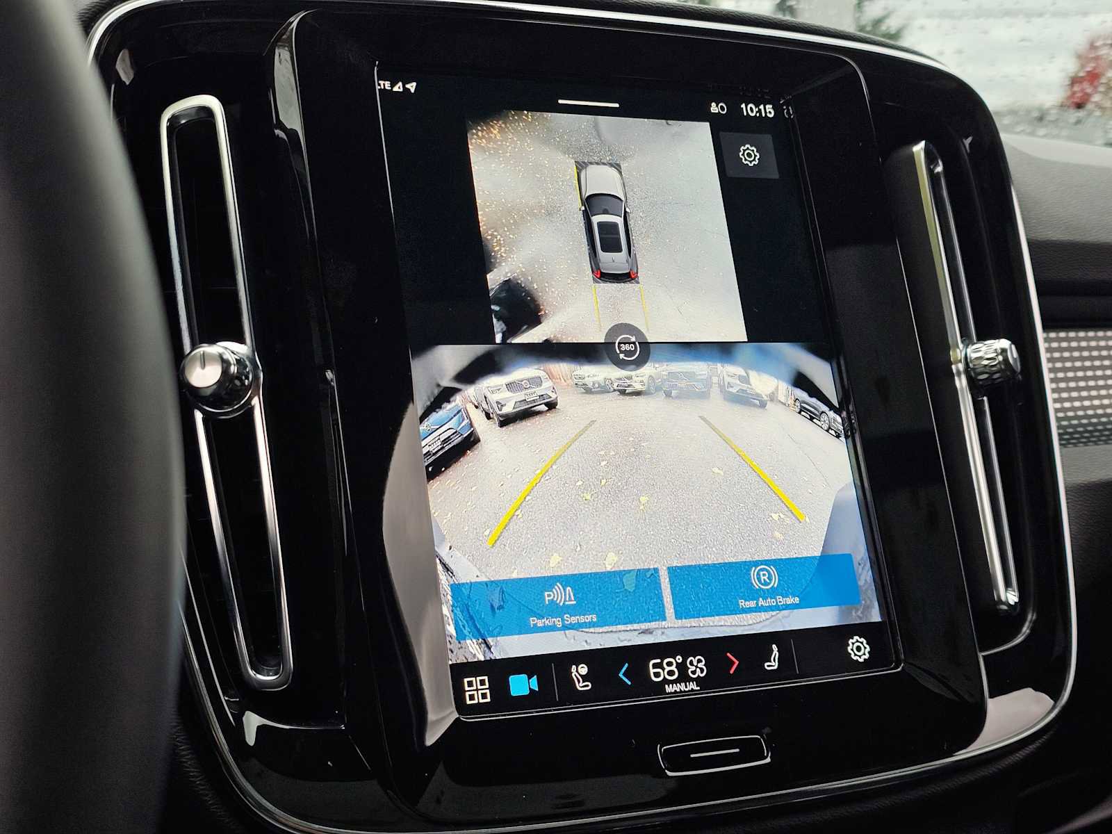 Certified 2025 Volvo XC40 B5 Plus image 23