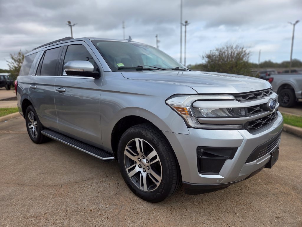 Used 2022 Ford Expedition XLT RWD image 3