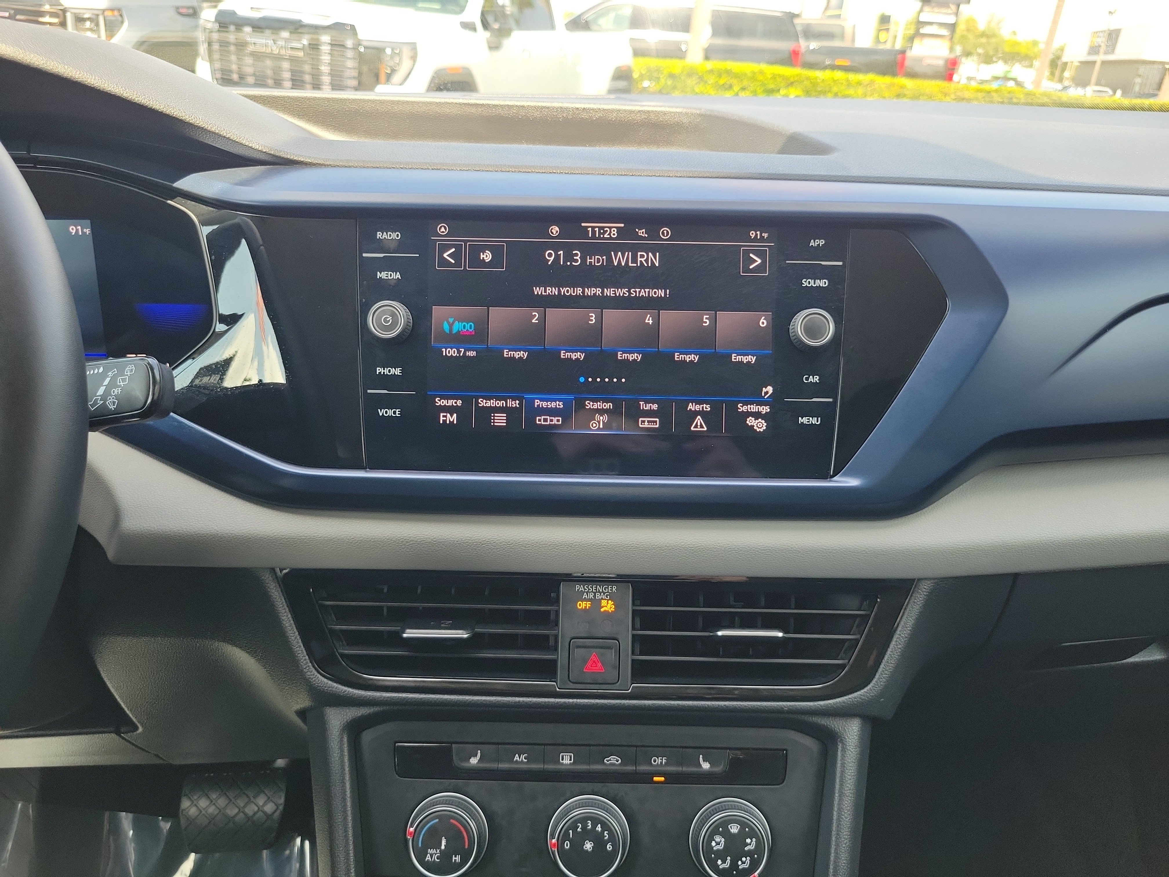 Used 2022 Volkswagen Taos SE FWD image 20