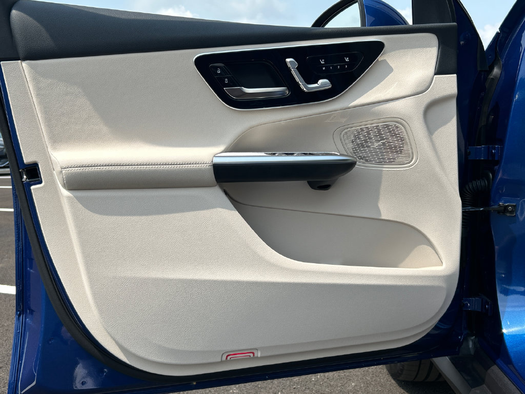 New 2026 Mercedes-Benz GLC 300 4MATIC image 10