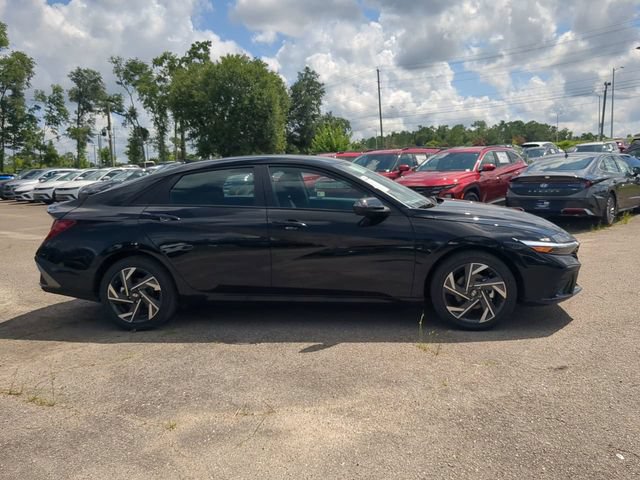 New 2025 Hyundai Elantra SEL FWD image 4