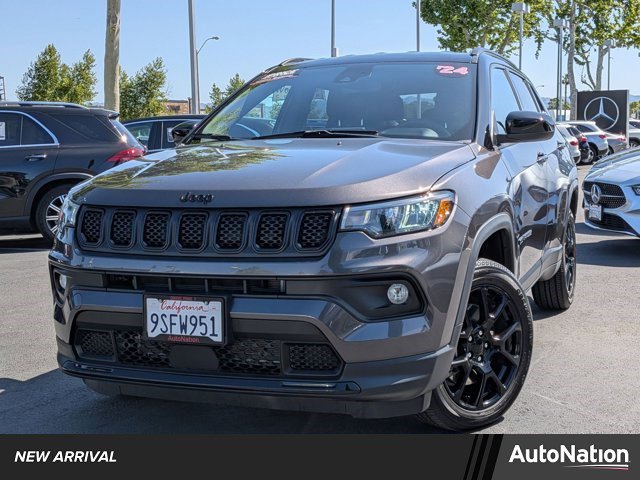 Used 2024 Jeep Compass Latitude w/ Convenience Group