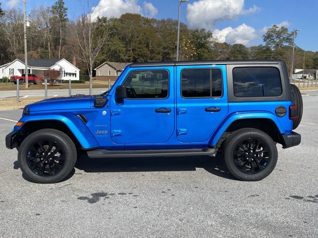 Used 2022 Jeep Wrangler Unlimited Sahara w/ Cold Weather Group image 7