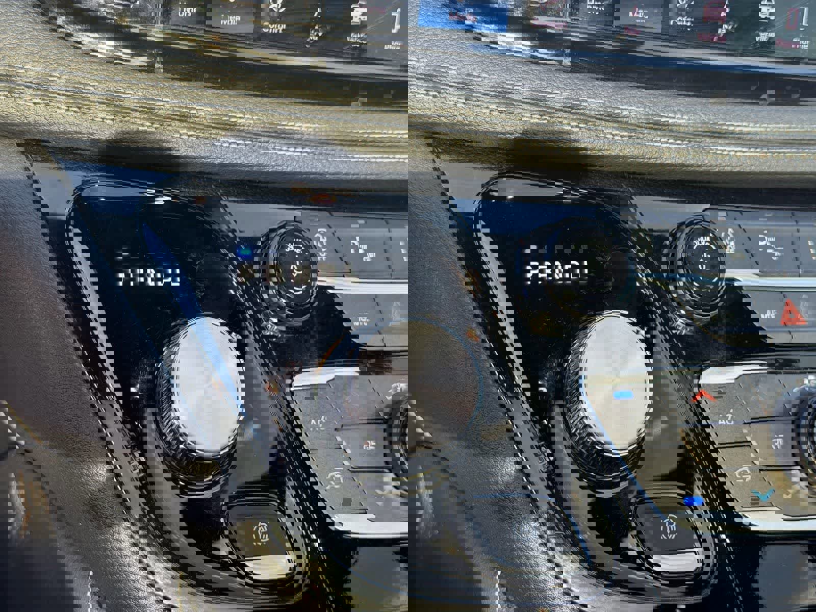 Used 2025 Chrysler Pacifica Limited image 22